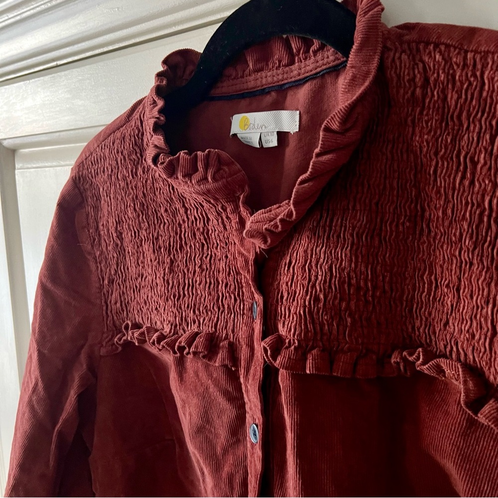 Boden Smocked High Neck Shirt in
Red Oak Corduroy, Size 6 - Picture 7 of 15
